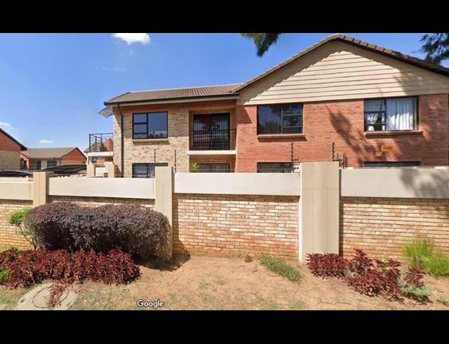 2 BEDROOM TOWNHOUSE FOR SALE IN MEYERSDAL